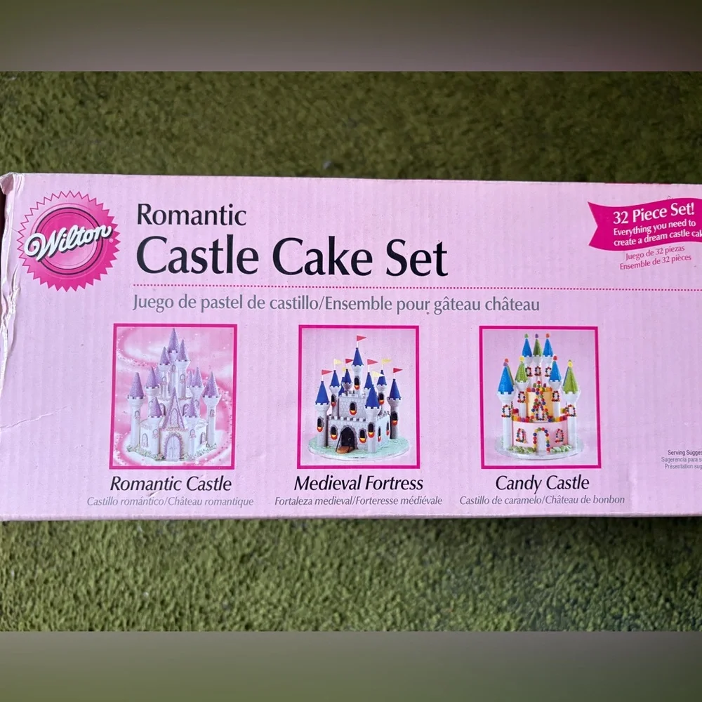 Wilton Romantic Castle Cake Set - Purple and White